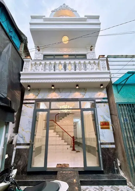 30. NHÀ LẦU MỚI 100%  HẺM 138 TRẦN HƯNG ĐẠO