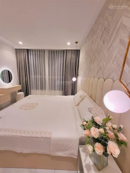 Chính chủ bán ch (2n 2vs). dt 78m2. giá 5,4 tỷ roman plaza tố hữu. sẵn sổ, full nội thất