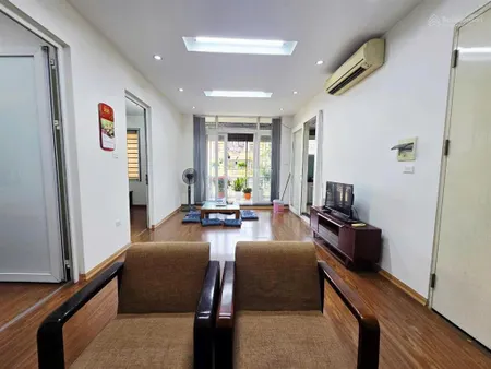 Gấp! bán căn hộ chung cư mặt phố võ chí công lô góc hai mặt thoáng sổ đỏ chuẩn giá cực tốt