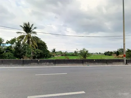 Bán đất mt quốc lộ 22, 2466m2, có 766m2 thổ cư, giá 15 tỷ