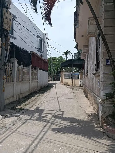 Trục chính kinh doanh hồng vân thường tín * diện tích 76,7m2 lô 2 dt 71,6m2 mt = hậu 4m