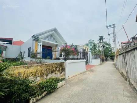Siêu phẩm xóm 9 hồng vân tự nhiên dt 92,12m2 mt = 4.03m nở hậu = 4,06m đường trước