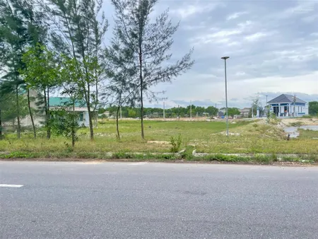 Chính chủ cần bán lô đất vàng mặt tiền đẹp trục quốc phòng, khu kinh tế đông nam quảng trị