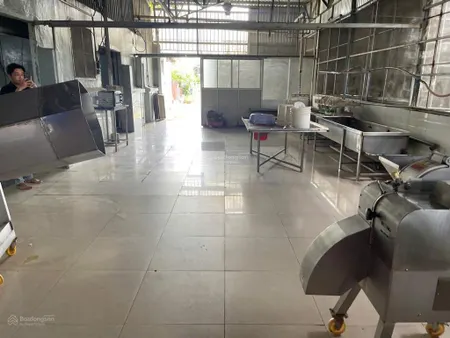 Kẹt tiền giảm giá sập sàn nhà xưởng ở xã tân thạnh đông, củ chi. trên đất có nhà cấp 4, full xưởng