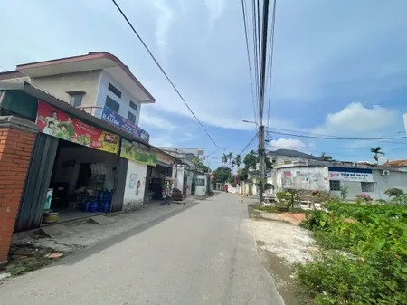 Bán 60 m Đông Sơn đường xóm thông các ngả , cách QL 10 chỉ 200 m. L/ h:076.231.9990 e Thuy