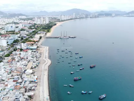 Cần bán lô đất sổ đỏ gần biển trần phú nha trang, cách biển chỉ 100m. 0912 121 *** mr. thắng