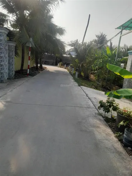 Bán 900m2 đất ngay cổng lộ ngang kcn giao long