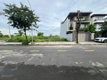Bán gấp đất biệt thự nam hoà xuân, gần cầu trung lương ,260m2, sổ hồng riêng