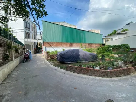 Nhỉnh 5 tỷ ô tô lô góc gần chợ thạch bàn dân trí cao thích hợp xây ở