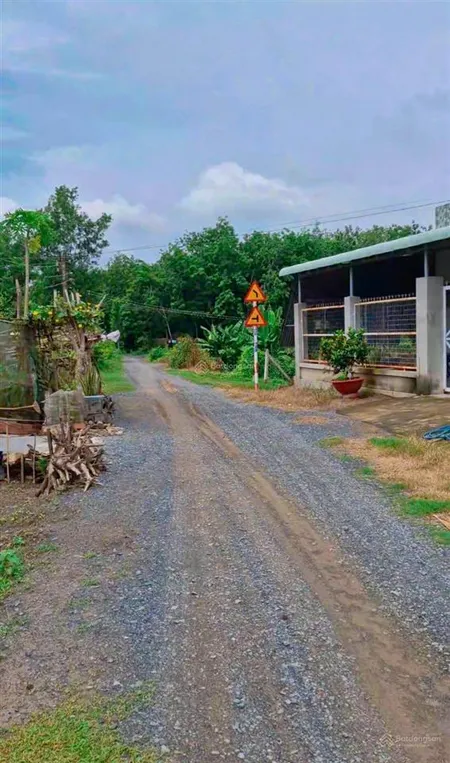 Đất ngộp ngang 11 dài 48 thổ cư 200m2 đường 6m shr 890tr sát nhựa cây da, nhà dân đông đúc