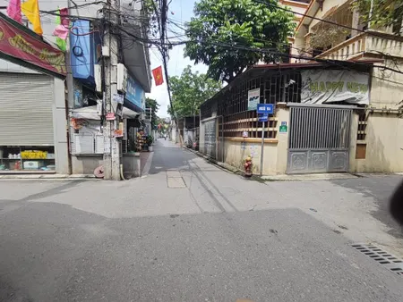 53.8m2 đất cổ bi mt 3.88m nở hậu. đường ô tô con vào tận đất, 50m ra ô tô tránh. 0979 145 ***