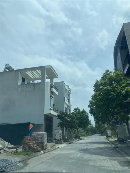 Cần tiền bán gấp lô đất gần 120m2 .mt 5m tại phường hoàng diệu tp thái bình. giá chỉ