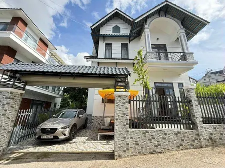 Bán Biệt Thự Đẹp 200m2 giá 12 tỷ tại Nam Hồ, P11, Đà Lạt, Lâm Đồng