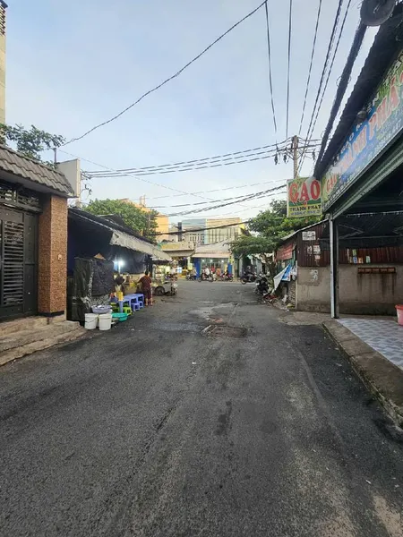 Bán nhà 2 TẦNG HXH 136m² liên khu 5-6 Bình Tân