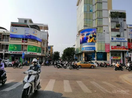 Chính chủ bán nhà 3 tầng góc ngã tư hoàng hoa thám, đà nẵng. vị trí kinh doanh siêu đỉnh. dt 125m2