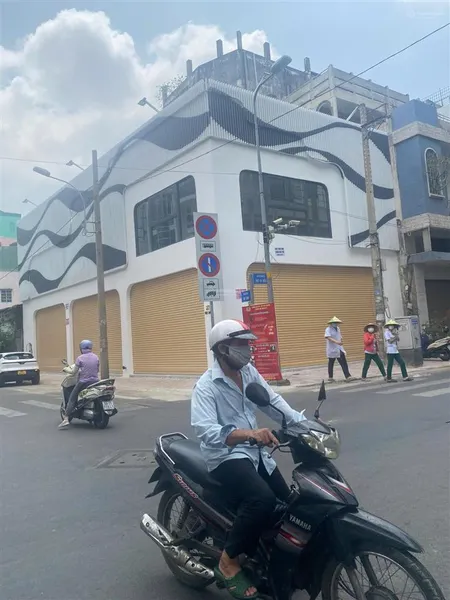 Cần bán gấp nhà mt nguyễn chí thanh ngay bv chợ rẫy, q.5 dt 18x16,5m giá 85 tỷ.