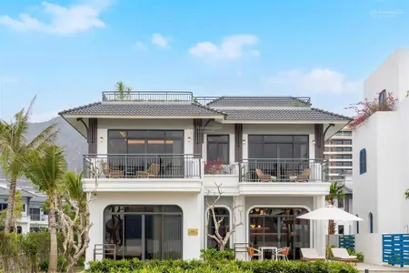 Cắt lỗ biệt thự biển sonasea vân đồn giá 6x tỷ kinh doanh villa luôn 2 mặt tiền hướng biển mát mẻ