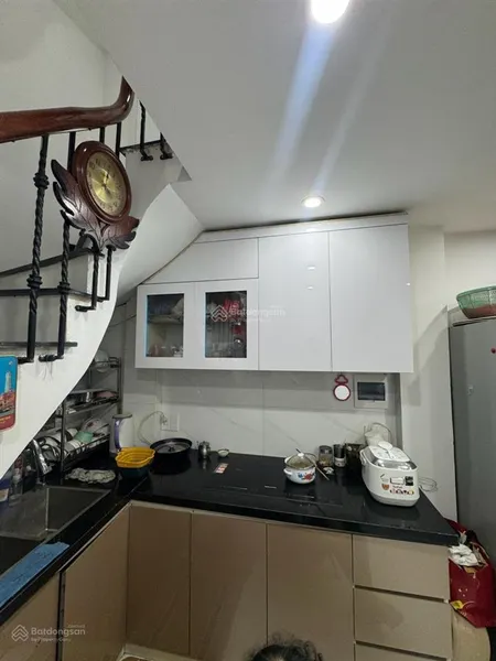 Bán nhà giảng võ dt 26m2 6t 3m mt, 20m ra phố lớn, 2 thoáng vĩnh viễn cách ô tô 10m giá 6,35 tỷ