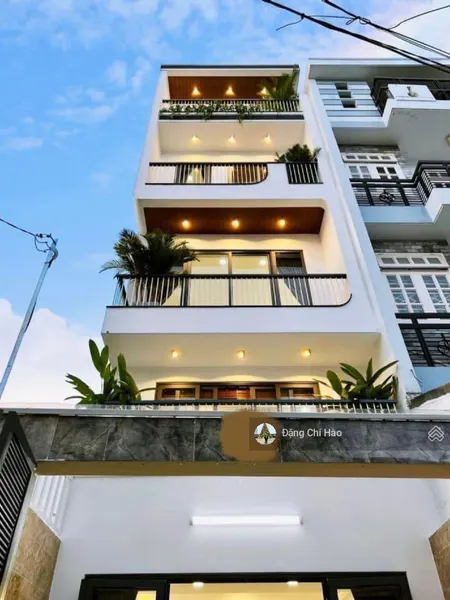 Nhà mới xe hơi ngủ nhà hoàng bật đạt 4 x 14m, 5 tầng, giá 8.9 tỷ lt