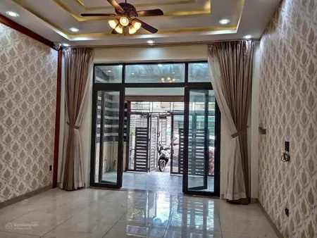 Bán nhà mt trần thị trọng, tb, dt 4.85x14.85 ~75m2, 3tst, tn 20tr/tháng, vuông vắn, giá 13.5 tỷ tl