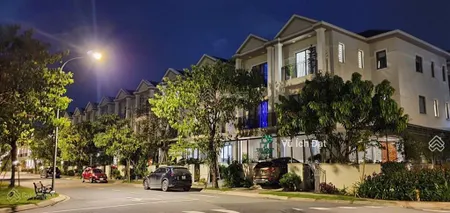 Bán biệt thự ven sông nine south estate riêng tư, sang trọng, sổ hồng chính chủ