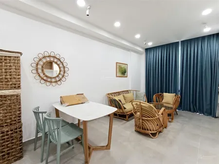 Chính chủ bán căn hộ 2pn 2wc đầy đủ nội thất dọn vào ở ngay thiện chí bán giá tốt