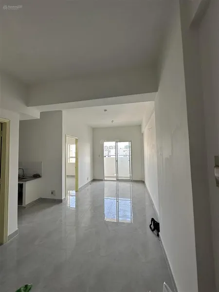 Bán gấp ch hoàng quân plaza, giá chỉ 1 tỷ/2pn/2wc, bao phí sang tên. cách quận 1 chỉ 25 phút