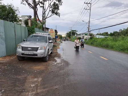 Bán đất 2300m² ngang 24m giá 51 tỷ Phường Long Phước
