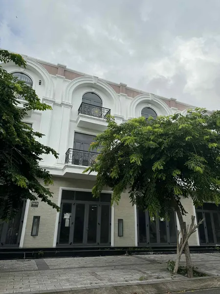 Bán nhà thô