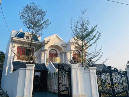 Bán căn Villas 2 tầng Full nội thất mặt tiền đường SỬ HY NHAN, Thuỷ Xuân Huế