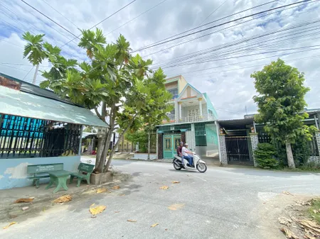 Bán đất 97.8m² ngang 4m giá 1.43 tỷ Xã Long Cang