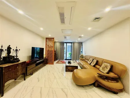 Bán nhà lạc long quân, dt 290m x 8 tầng, mặt tiền 16m, dòng tiền 1.7 tỷ, gara 6 ô tô, 134 tỷ
