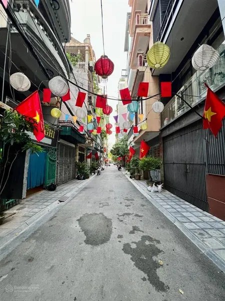 Khu phân lô víp ngõ 4 phố quần ngựa ba đình ô tô tránh vỉa hè sát phố, 63m2 x 6 tầng
