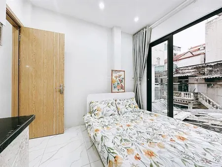 Chủ đáo bank bán tòa nhà chdv phạm văn đồng 102m2, 7 tầng với 21 pkk dt 120tr/thg ngõ thông, ô tô