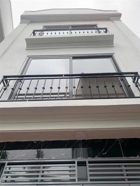 Bán nhà phụng châu 30m2 4t vị trí thoáng, dân cư đông, giá 2,7 tỷ.