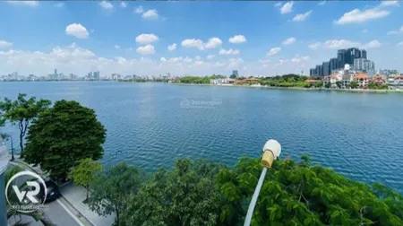 Bán nhà mặt hồ tây, view trực diện hồ, phố từ hoa, 379m, mt 11.5m, 2 thoáng, apartment cho thuê