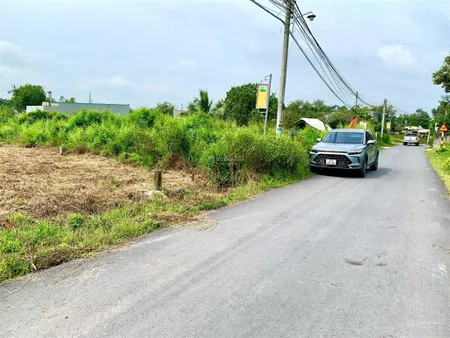 Chính chủ cần bán nhanh lô đất mặt tiền đường nhựa 32m kd được sát chợ mới long thành