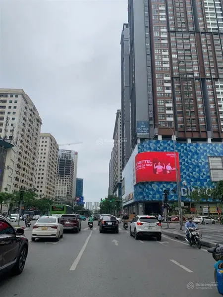 lõi cầu giấy nhà đẹp ngõ nông rộng dt 30 m 5 tầng 7,4 tỷ sổ đỏ vuông chính chủ , sẵn