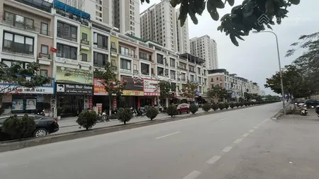 Chính chủ bán căn lk iec tứ hiệp dt 60m*5 tầng * giá 16.8tỷ. vị trí đẹp nhất khu kd đỉnh.