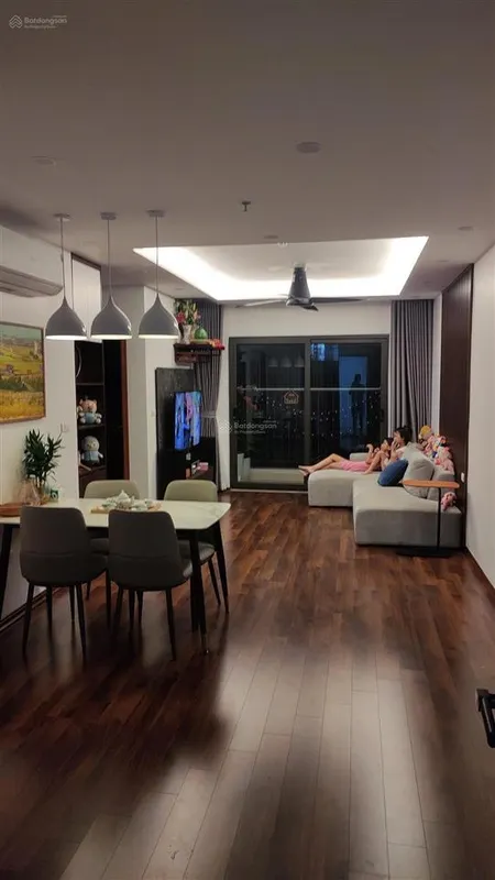 Chuyển xuống nhà đất nên cần bán căn 2pn chung cư tecco diamond thanh trì. đầy đủ nội thất