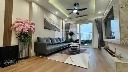 Bố mẹ em muốn bán căn hộ cao cấp tòa n01t8 ngoại giao đoàn 137m2 (4pn) có slot ô tô căn góc