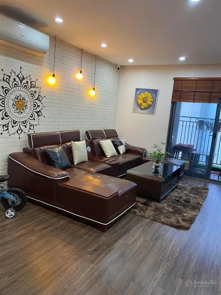 Bán căn hộ 2 phòng ngủ chung cư mhdi hoàng quốc việt diện tích 70m2 giá tốt