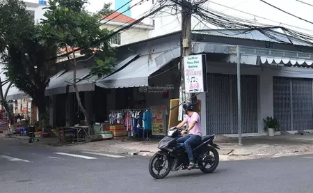 Bán nhà góc 2mt cư xá phú lâm b, 5 x 18m, cấp 4, giá 10.7 tỷ. gần chợ bà hom