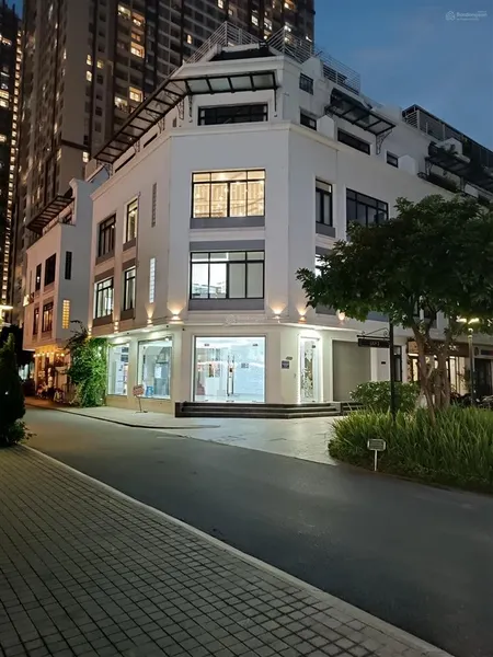 Bán shophouse mặt đường, căn góc 3 mặt thoáng giá siêu hời tại vinhomes gardenia. 0989 182 ***