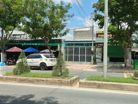Mặt tiền nguyễn chí thanh full thổ , trục sầm suất kinh doanh nằm tại vị trí đẹp nhất cam ranh.