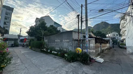 Bán dãy trọ đường nguyễn khắc viện 3 mặt tiền cách biển 200m