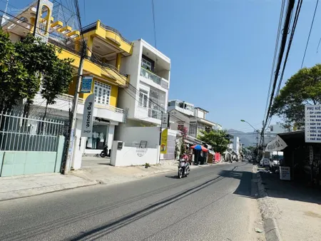 Bán lô đất cách biển chỉ 400m, mặt tiền rộng kinh doanh gần dốc đại học nha trang.