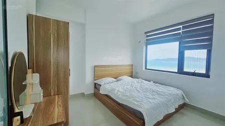 Bán căn góc view biển cực đẹp full nội thất cho thuê 12 14tr ngay tp nha trang