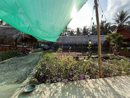 "nhà vườn nghỉ dưỡng giáp rạch công cộng sẵn quán cà phê đang kinh doanh" giá 1tỷ150