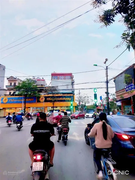 Bán đất mặt ngay phố vân trì! dòng tiền tốt 100 triệu, kinh doanh đỉnh! 100m2 11 tỷ xíu!